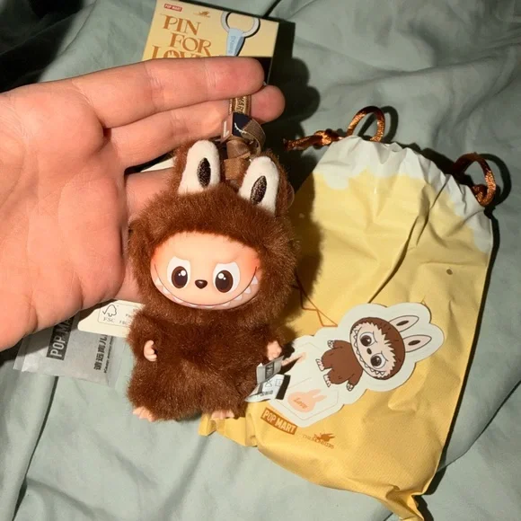 Labubu Pin For Love - L- “Love ” - Picture 4 of 8